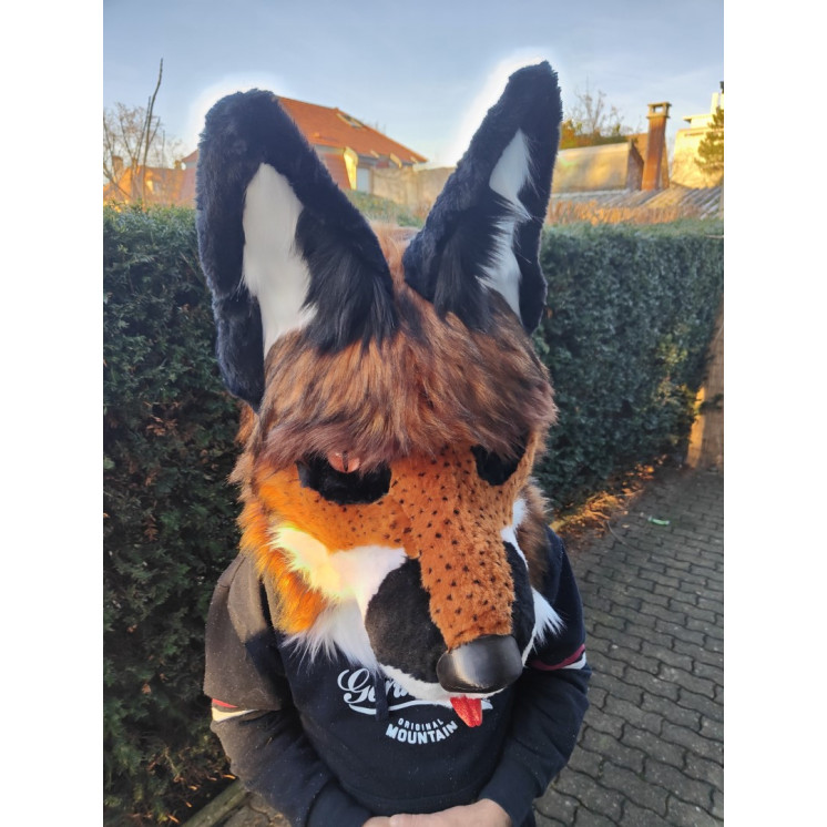 tête de fursuit chien